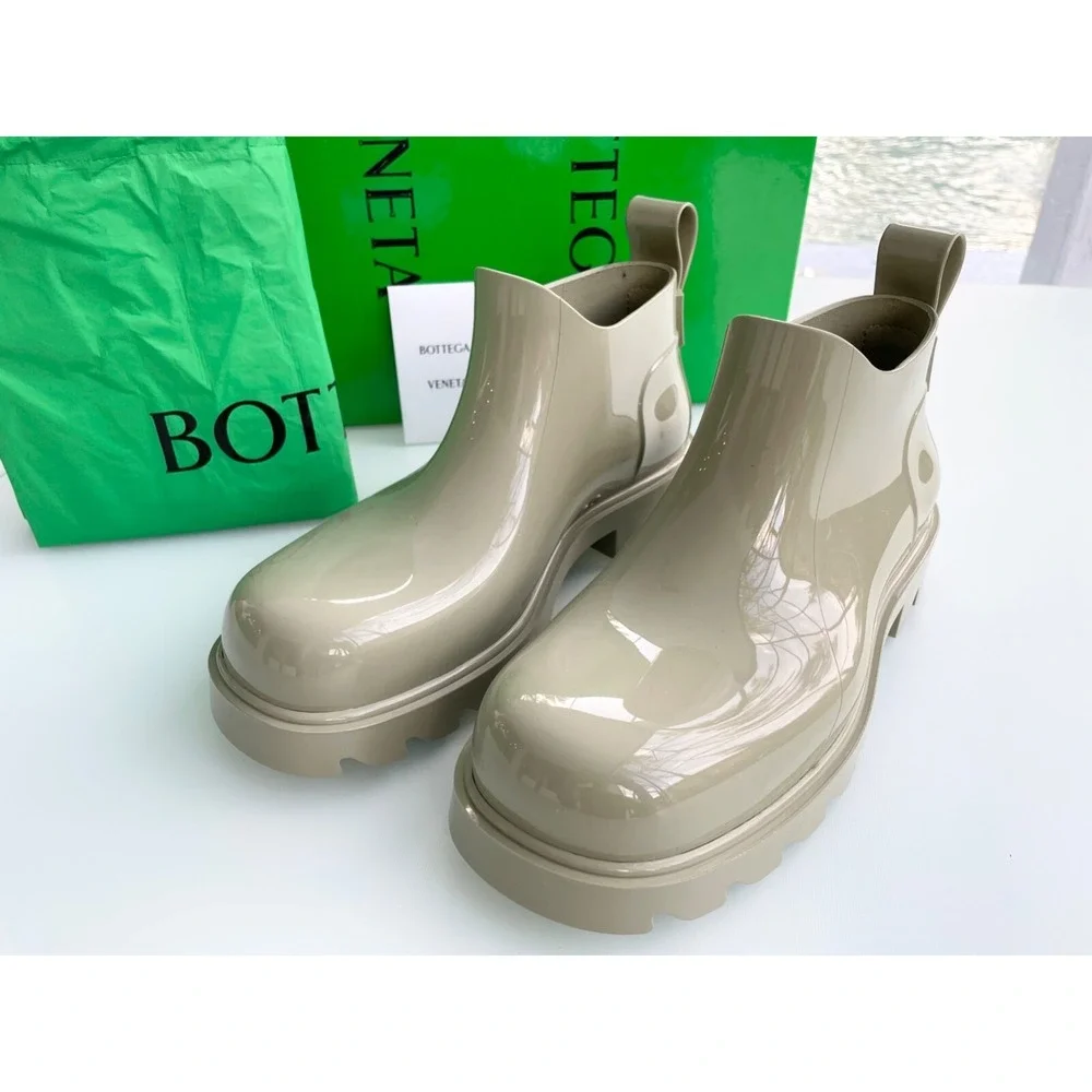BOTTEGA VENETA Mud Green Shiny Rubber Ankle Rain Boots Size 7/40,‎  $650
